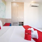 RedDoorz Love Hotel Tran Binh Trong Binh Thanh